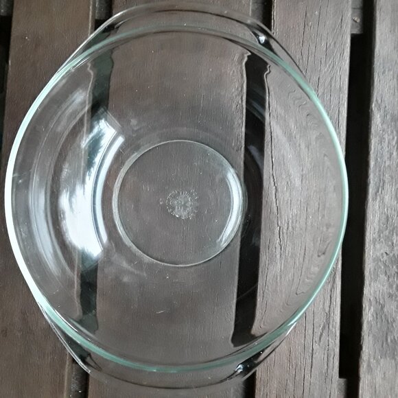 Vintage Pyrex Glass Baking Dish - Picture 2 of 4